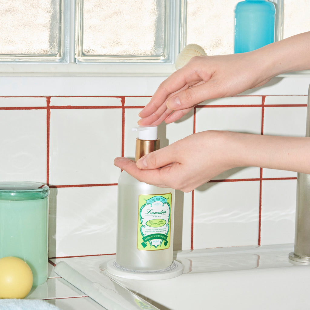アロマティックハンドソープ グリーンティーの香り 320mL – Laundrin