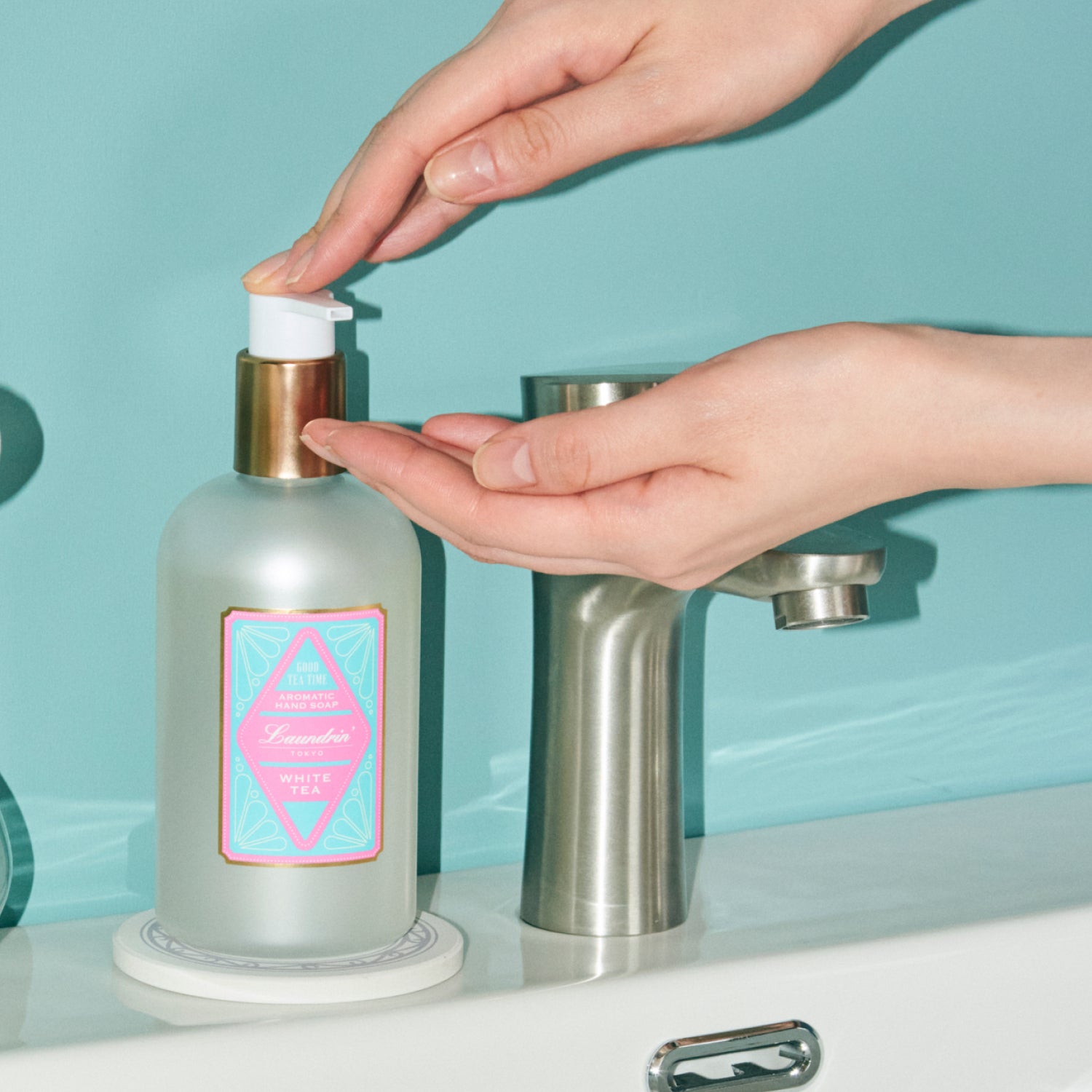 ランドリンTEA ハンドケアセット ホワイトティーの香り – Laundrin
