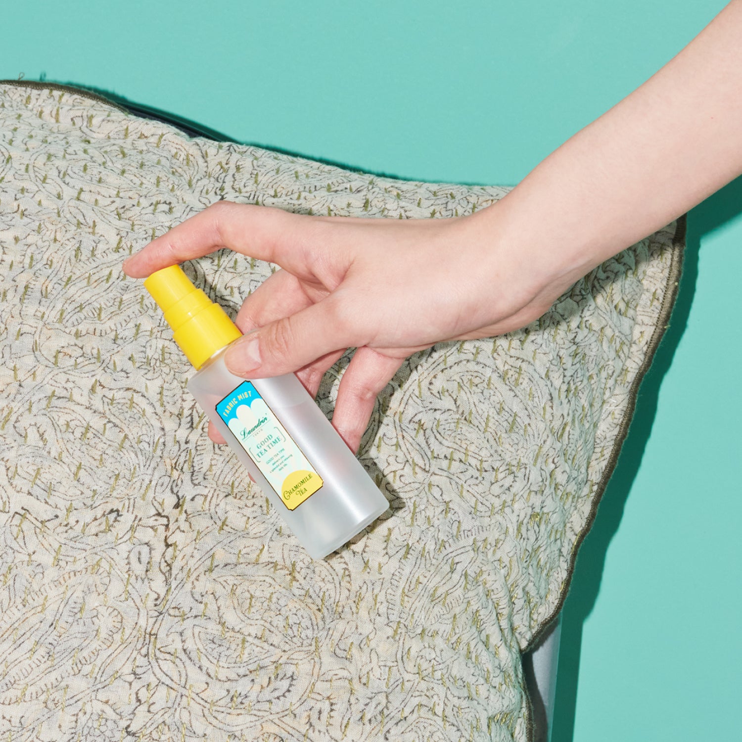 携帯用ファブリックミスト カモミールティーの香り 50mL – Laundrin