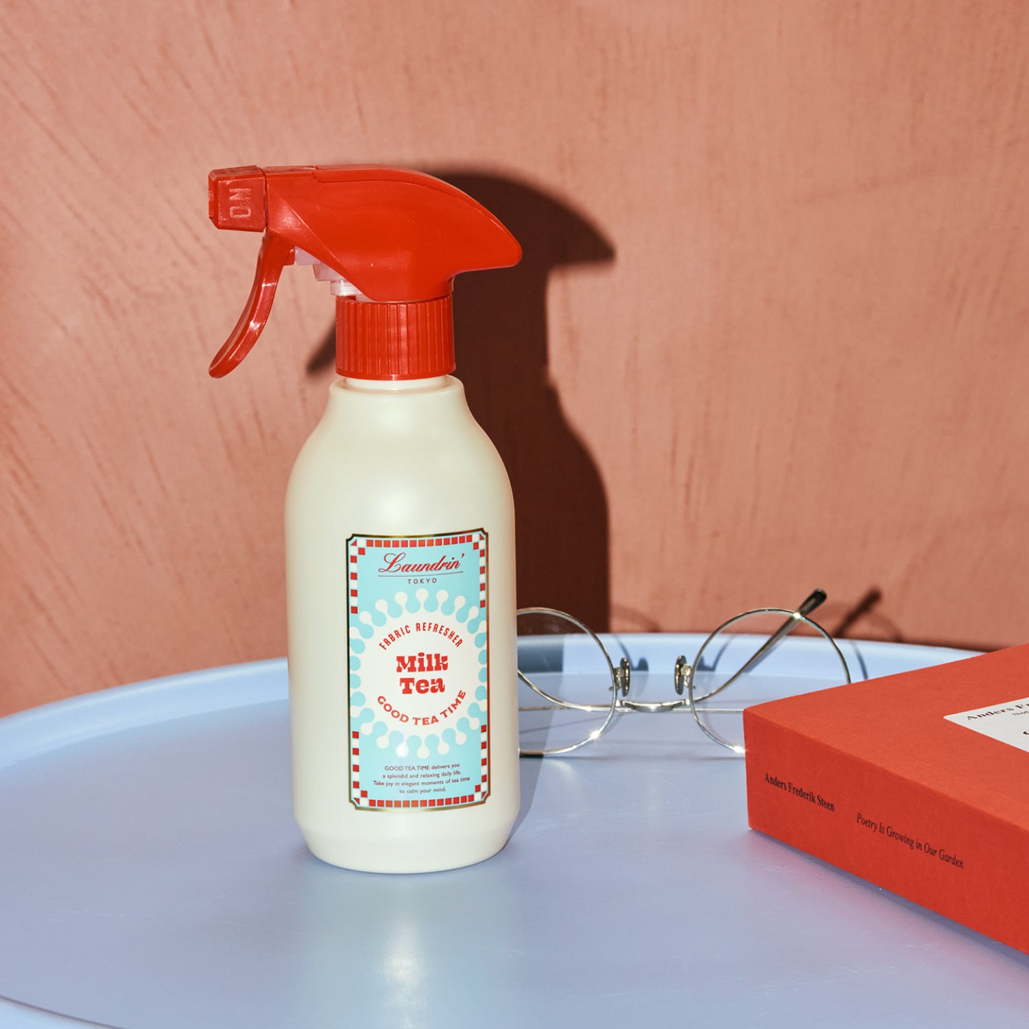 10月1日販売開始】ファブリックミスト ミルクティーの香り 300mL
